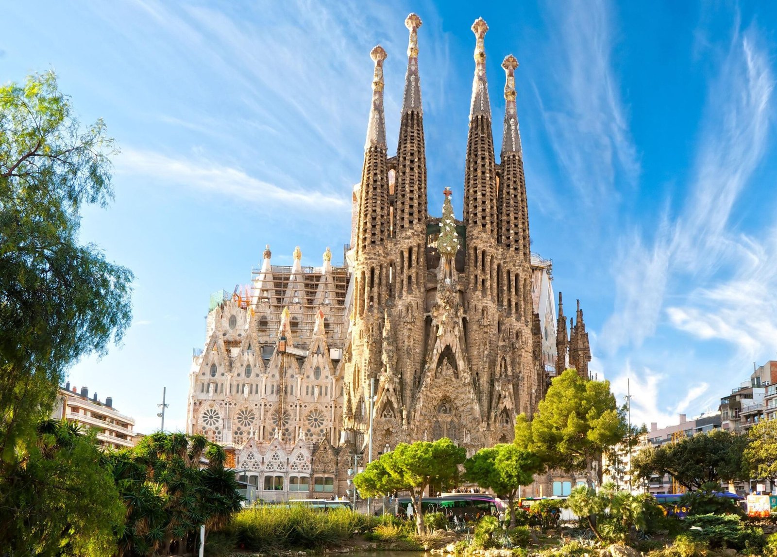 Home barcelona sagrada familia