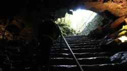 Fugaku Wind Cave 36098812