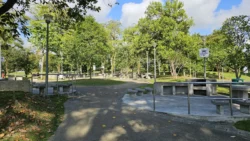 Sembawang Park 40383327