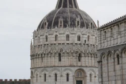 Pisa battistero di san giovanni dslr (1)