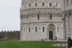 Pisa battistero di san giovanni dslr (13)
