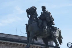 Milan equestrian statue of victor emmanuel ii dslr (7)