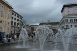 Genoa piazza de ferrari dslr (5)