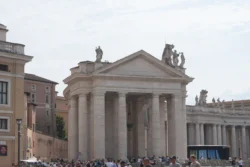 st. peter square dslr (102)