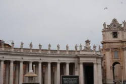 st. peter square dslr (13)