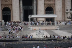 st. peter square dslr (52)