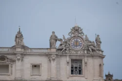st. peter square dslr (70)