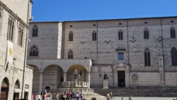 the fontana maggiore (2)