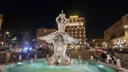 Fontana del Tritone fontana del tritone (3)