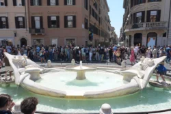 fontana della barcaccia dslr (2)