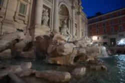 trevi fountain dslr (60)