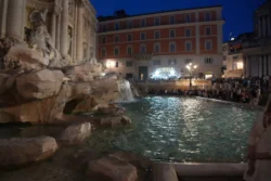 trevi fountain dslr (62)