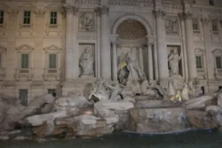 trevi fountain dslr (67)